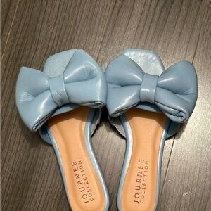 JOURNEE COLLECTION baby blue bow flip flop sandles
